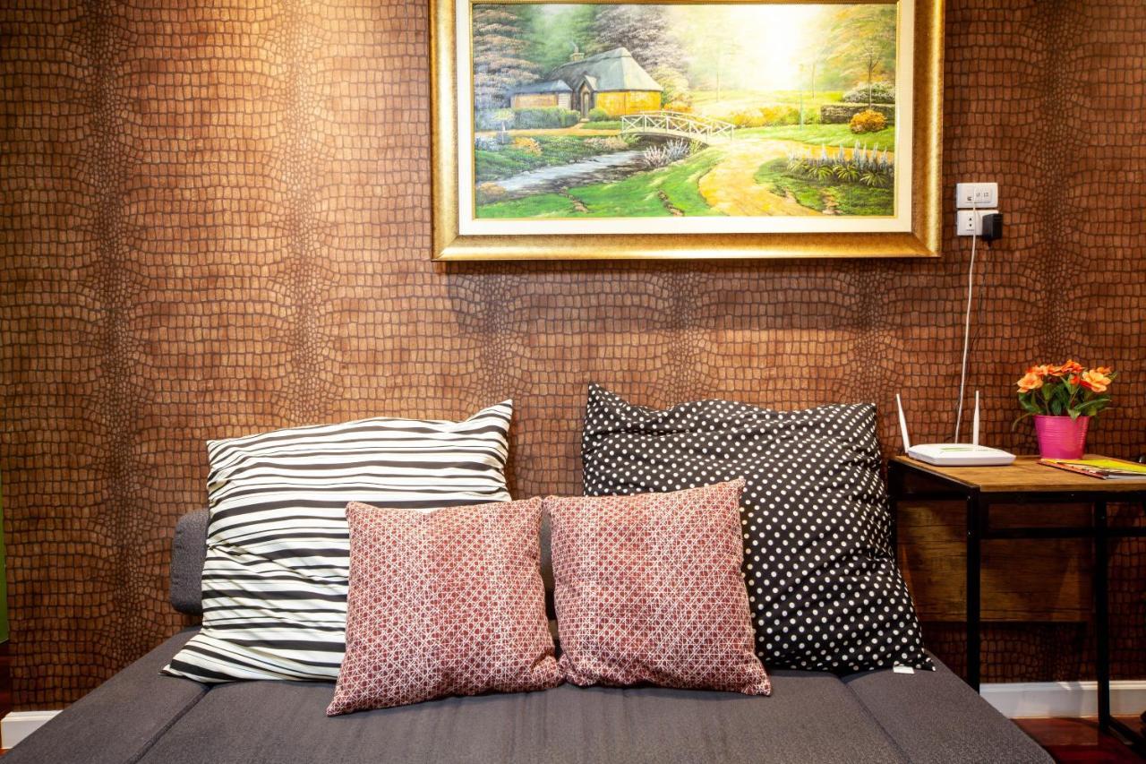 Clean Comfy Cozy Easy To Go Siam Paragon And Chatuchak Market Bangkok Kültér fotó